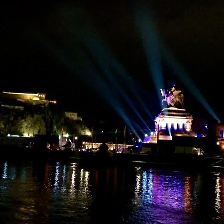 Haus Am Rhein Mit Self Check-in Und P Apartment